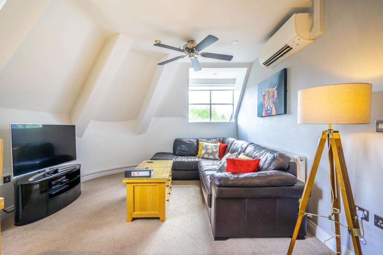 7 Aspire Apartment York Exterior photo